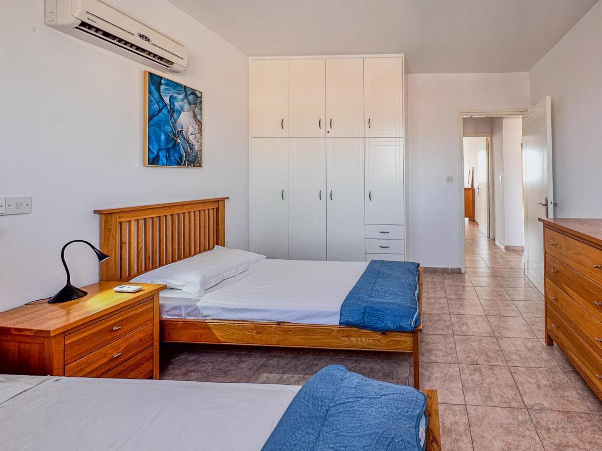 Ferienwohnung Royal Seacrest Crown-Jewel, 2B, Pools, Sea, Center Paphos Exterior foto
