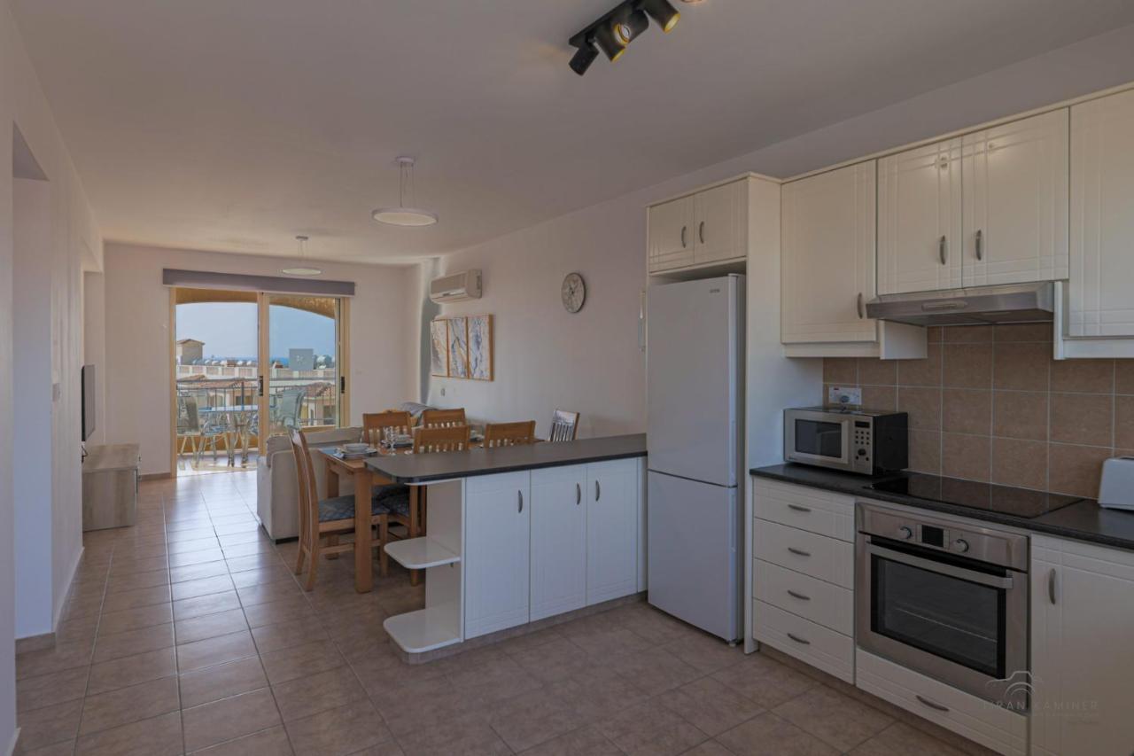 Ferienwohnung Royal Seacrest Crown-Jewel, 2B, Pools, Sea, Center Paphos Exterior foto