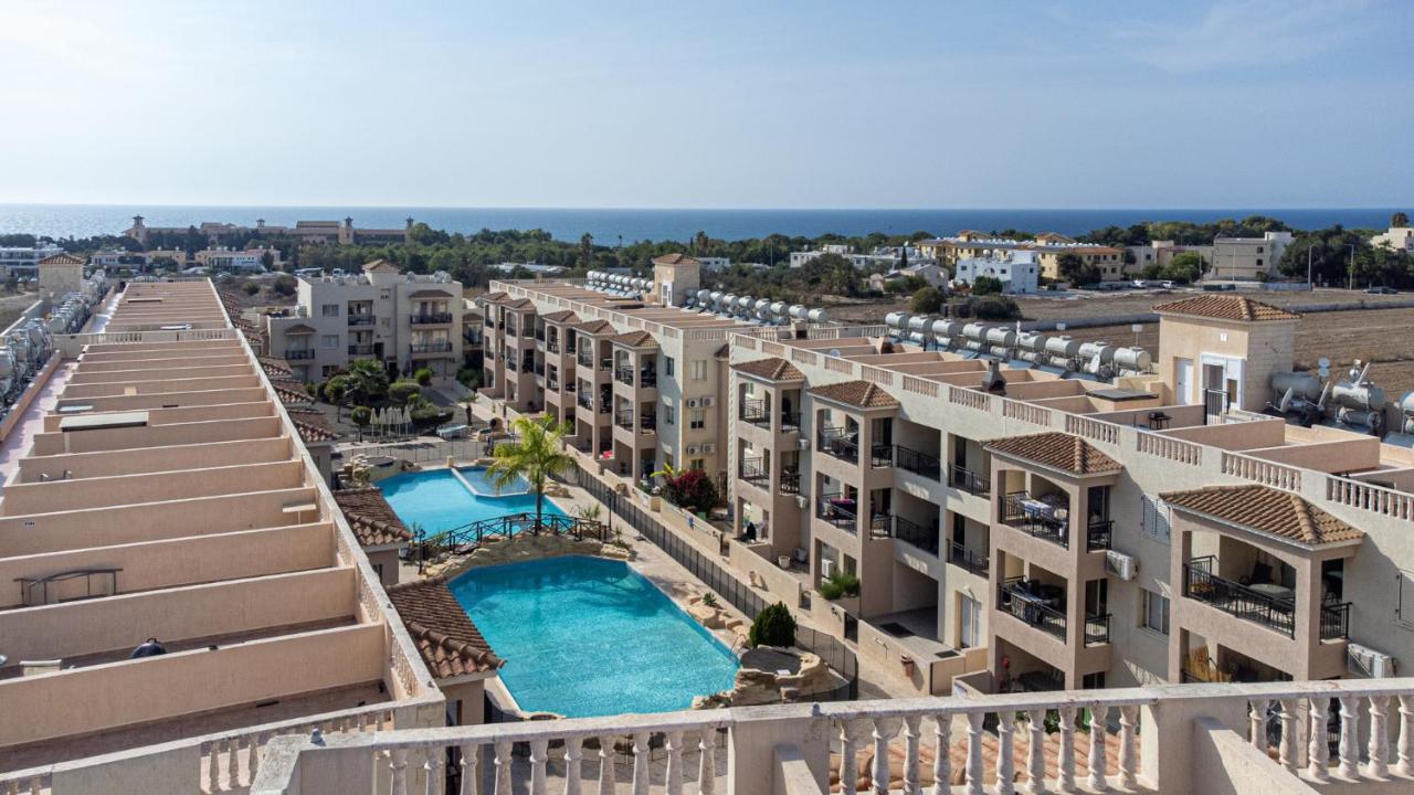 Ferienwohnung Royal Seacrest Crown-Jewel, 2B, Pools, Sea, Center Paphos Exterior foto